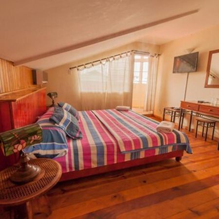 Hotel Posada Los Delfines Бокас-дель-Торо Экстерьер фото