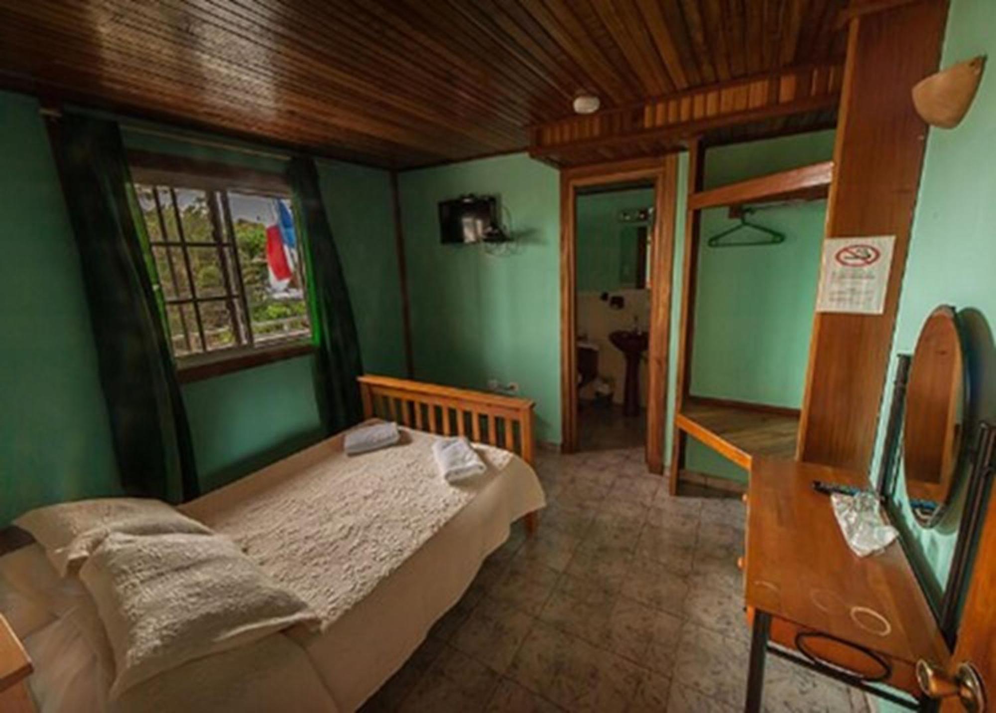 Hotel Posada Los Delfines Бокас-дель-Торо Экстерьер фото