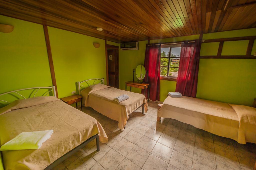 Hotel Posada Los Delfines Бокас-дель-Торо Экстерьер фото