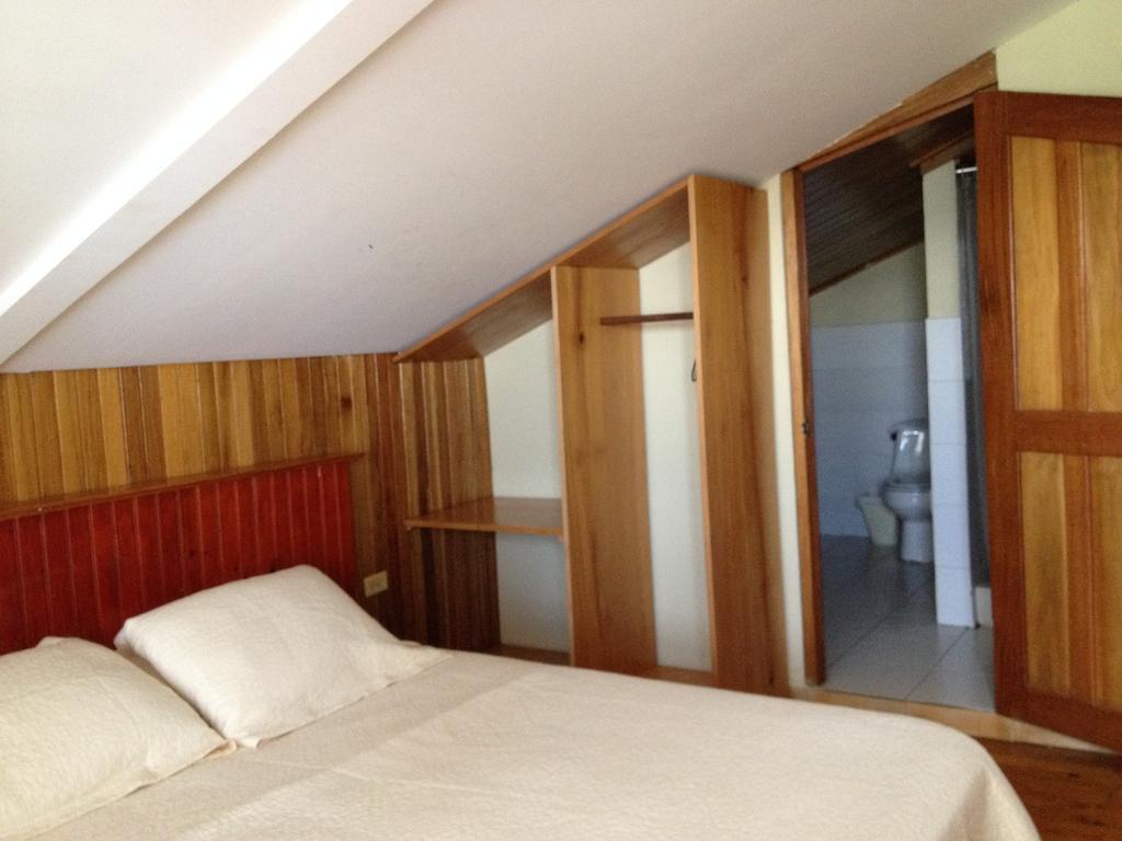 Hotel Posada Los Delfines Бокас-дель-Торо Номер фото